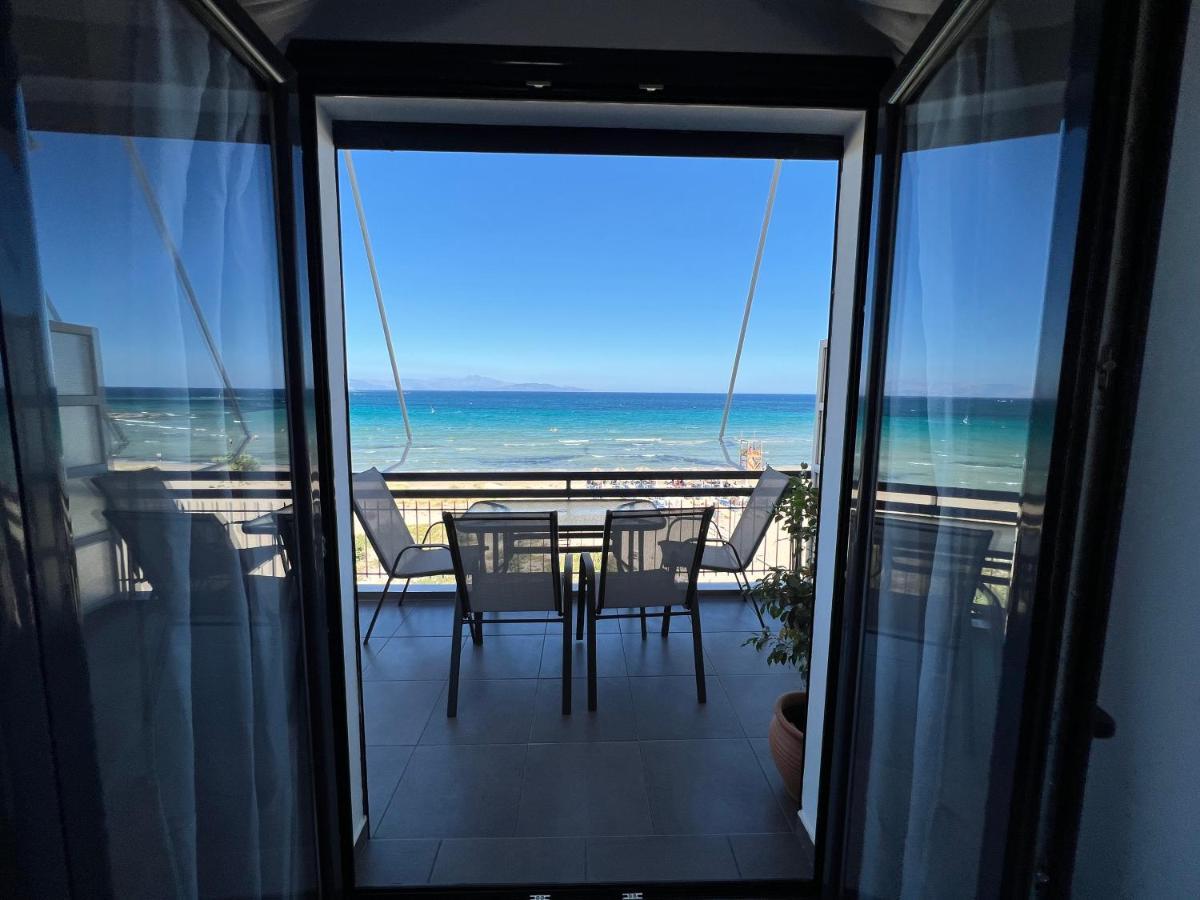 Medora By The Sea Near Airport Apartment Artemida  Luaran gambar